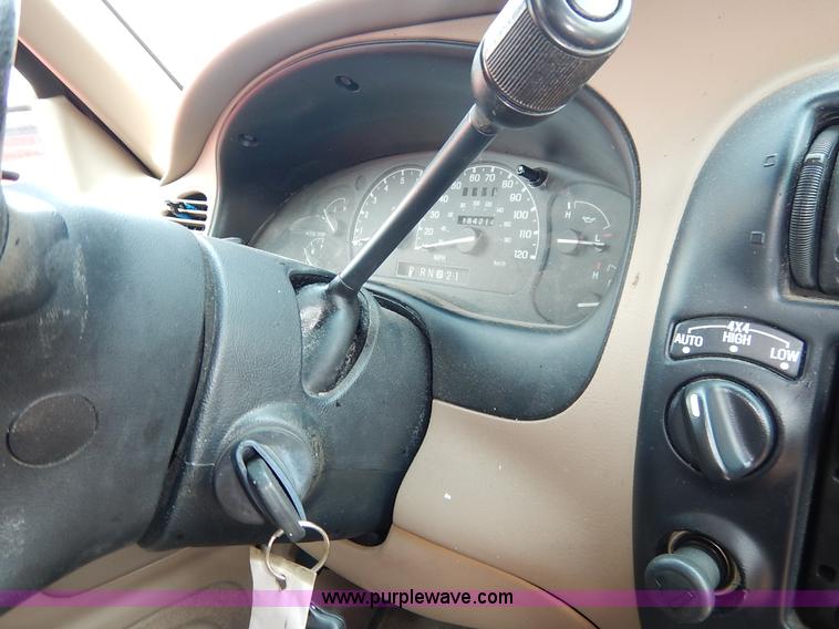 image for item J3592 1999 Ford Explorer SUV