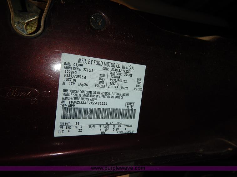 image for item J3592 1999 Ford Explorer SUV