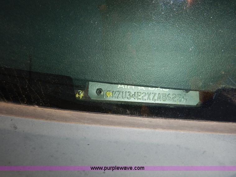 image for item J3592 1999 Ford Explorer SUV