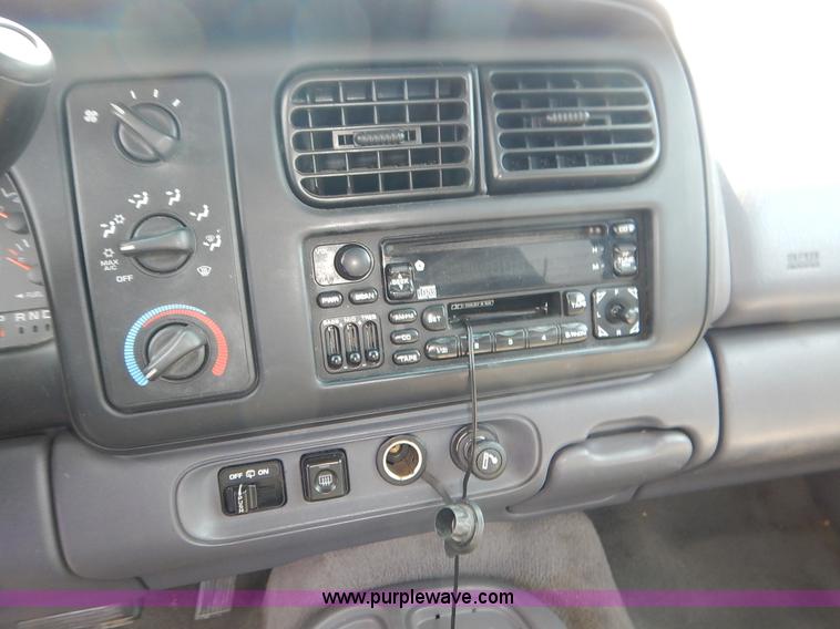 image for item J3594 1999 Dodge Durango SUV