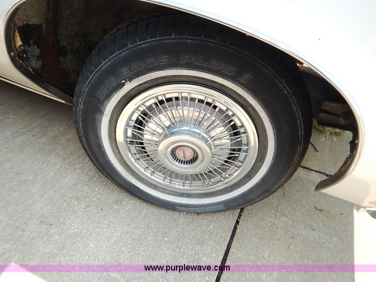 image for item J3595 1972 Pontiac 400