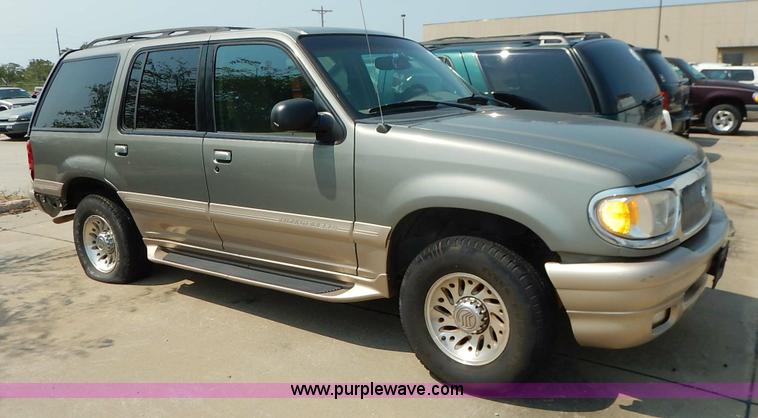 image for item J3597 2000 Mercury Mountaineer SUV