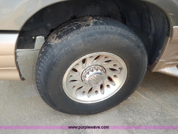image for item J3597 2000 Mercury Mountaineer SUV