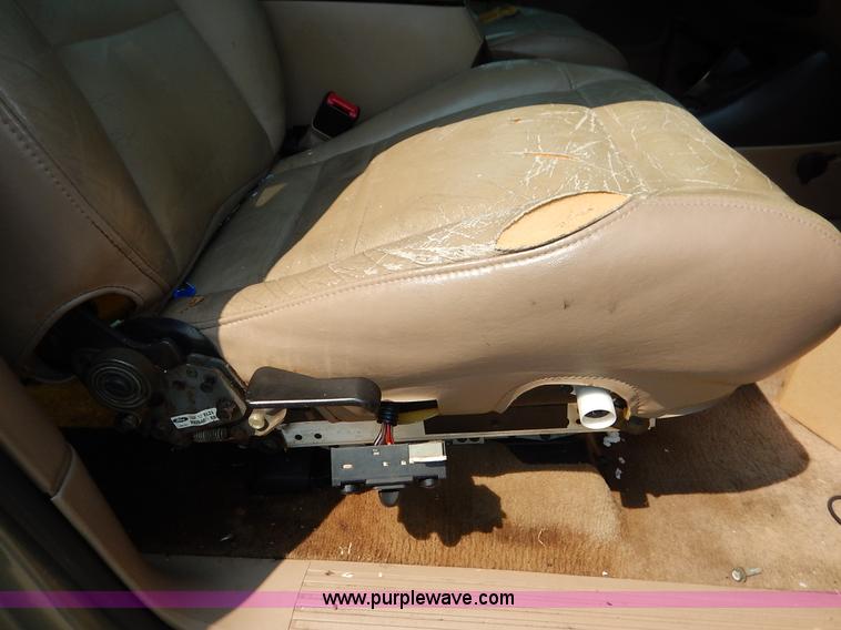 image for item J3597 2000 Mercury Mountaineer SUV