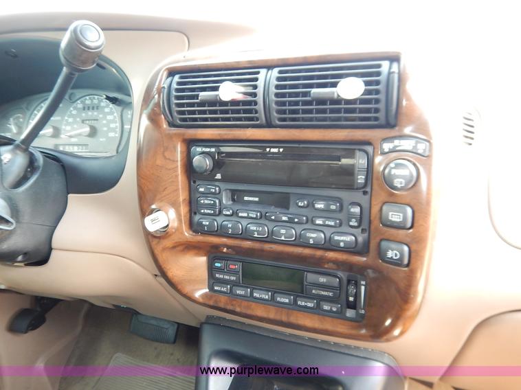 image for item J3597 2000 Mercury Mountaineer SUV