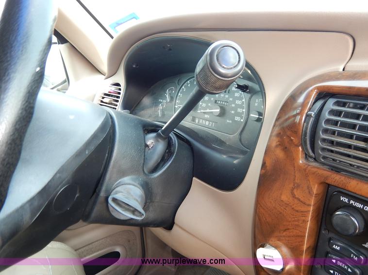 image for item J3597 2000 Mercury Mountaineer SUV