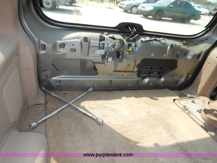 image for item J3597 2000 Mercury Mountaineer SUV