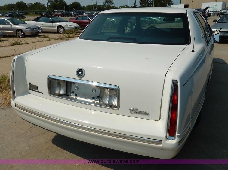 image for item J3601 1997 Cadillac DeVille