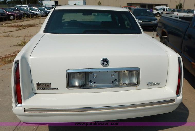 image for item J3601 1997 Cadillac DeVille