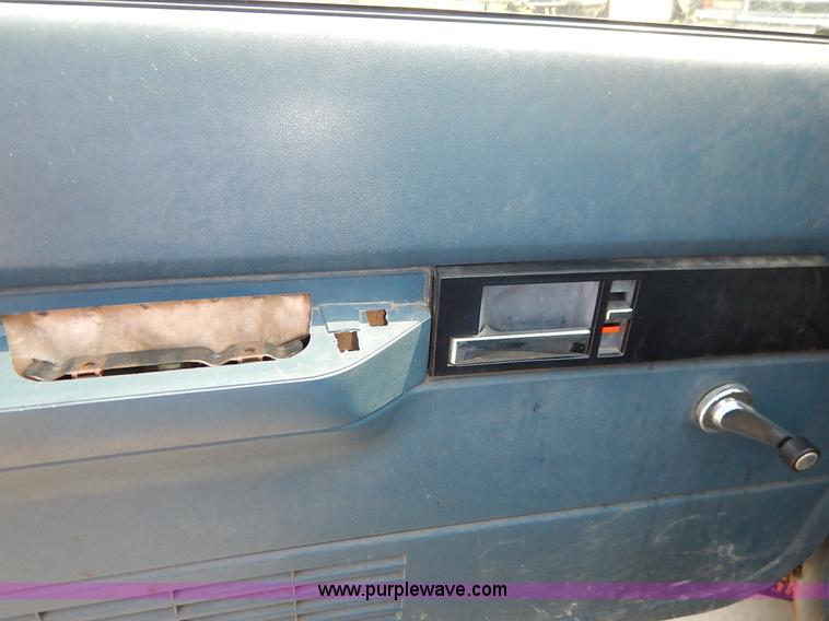 image for item J3602 1991 Chevrolet Cheyenne 1500 pickup