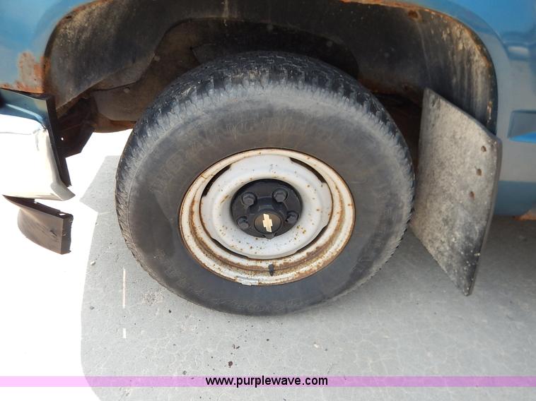 image for item J3602 1991 Chevrolet Cheyenne 1500 pickup