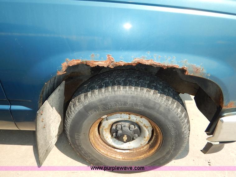 image for item J3602 1991 Chevrolet Cheyenne 1500 pickup