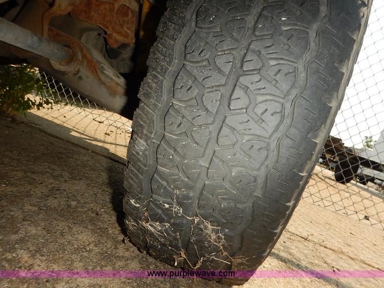 image for item J3603 1995 Chevrolet 1500 Ext. Cab pickup truck