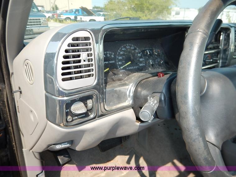 image for item J3604 1998 Chevrolet 1500 pickup truck