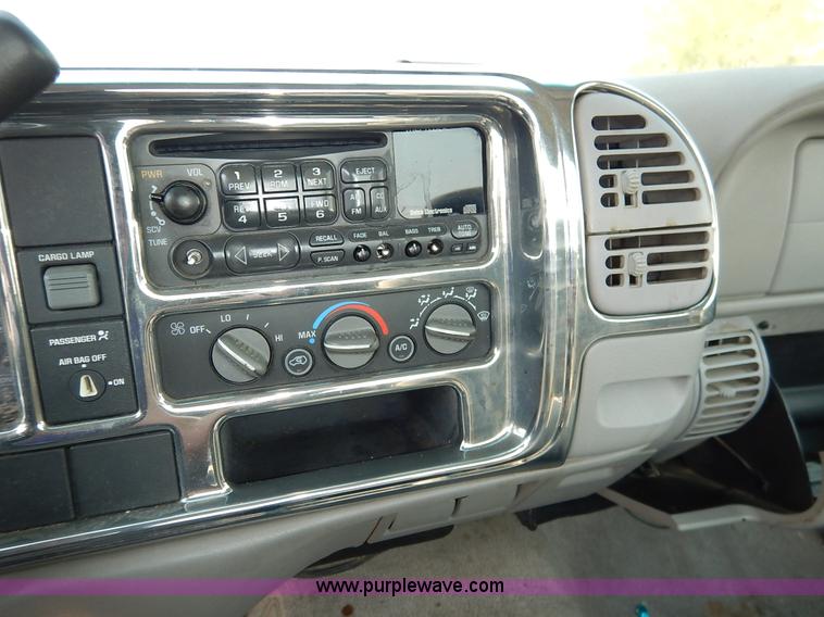 image for item J3604 1998 Chevrolet 1500 pickup truck