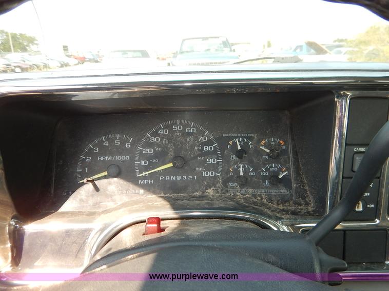 image for item J3604 1998 Chevrolet 1500 pickup truck