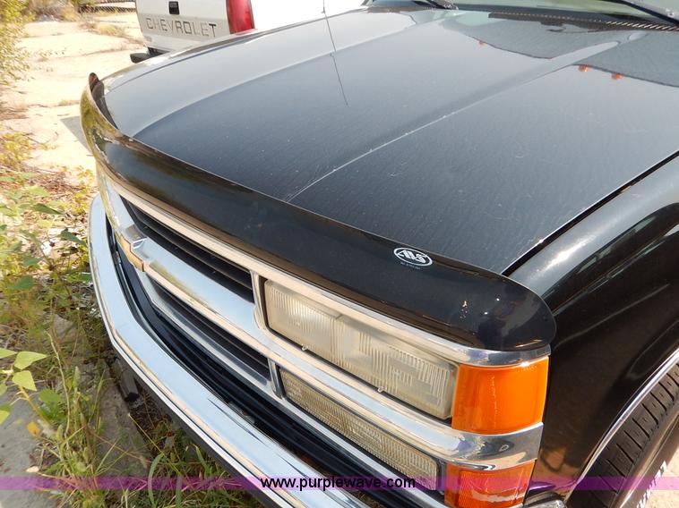 image for item J3604 1998 Chevrolet 1500 pickup truck
