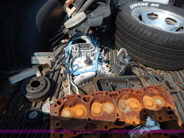 image for item J3604 1998 Chevrolet 1500 pickup truck