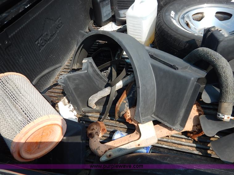 image for item J3604 1998 Chevrolet 1500 pickup truck