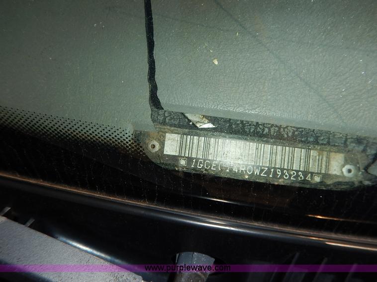 image for item J3604 1998 Chevrolet 1500 pickup truck