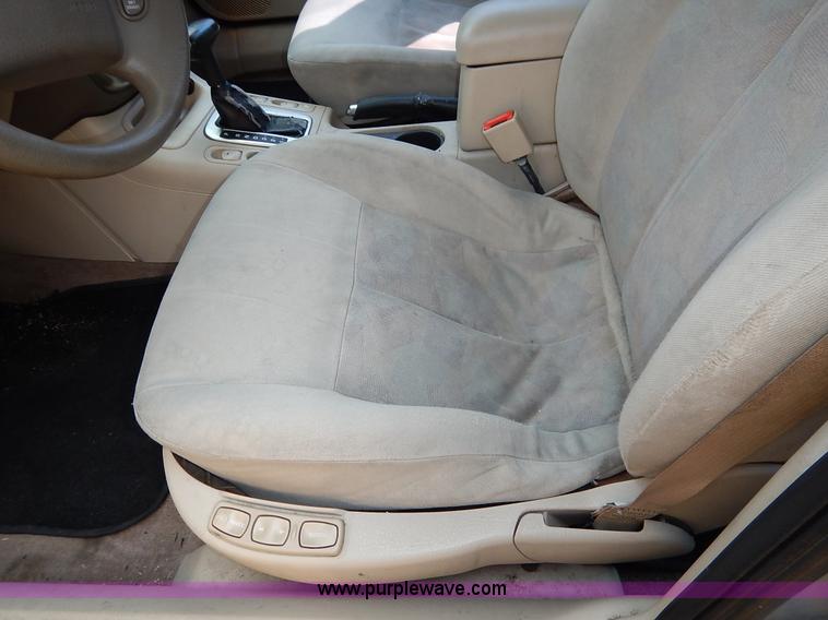 image for item J3611 2003 Saturn L200