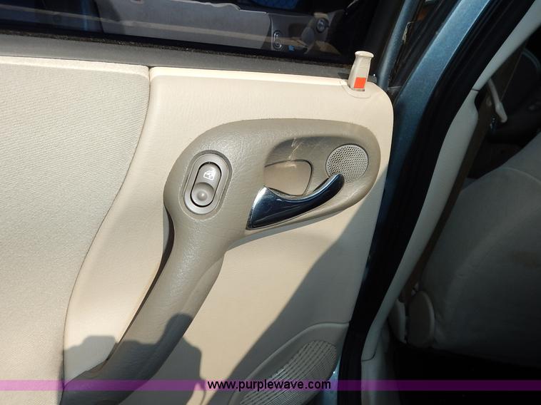 image for item J3611 2003 Saturn L200