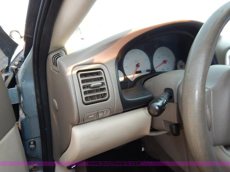 image for item J3611 2003 Saturn L200