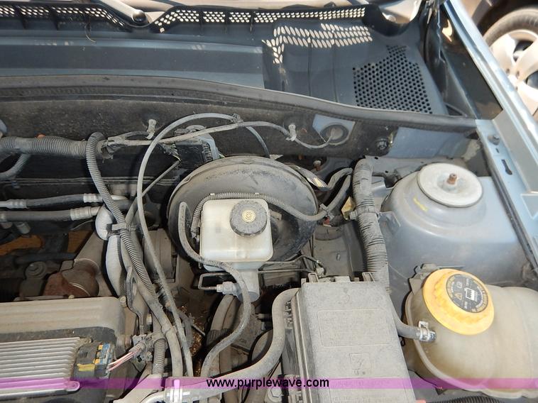 image for item J3611 2003 Saturn L200