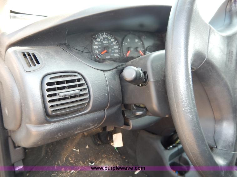 image for item J3613 2004 Dodge Neon