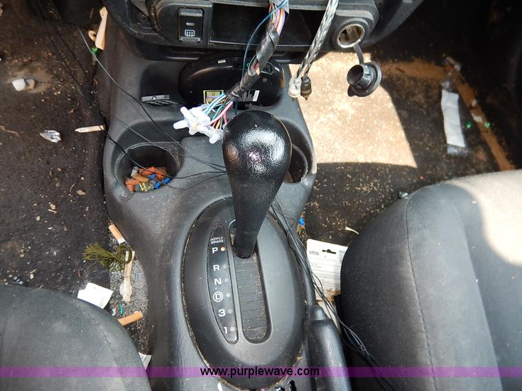 image for item J3613 2004 Dodge Neon