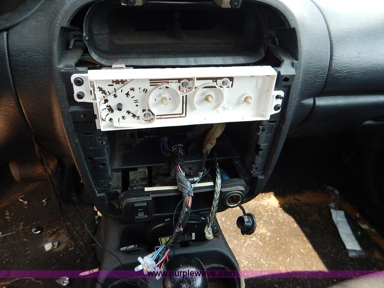 image for item J3613 2004 Dodge Neon