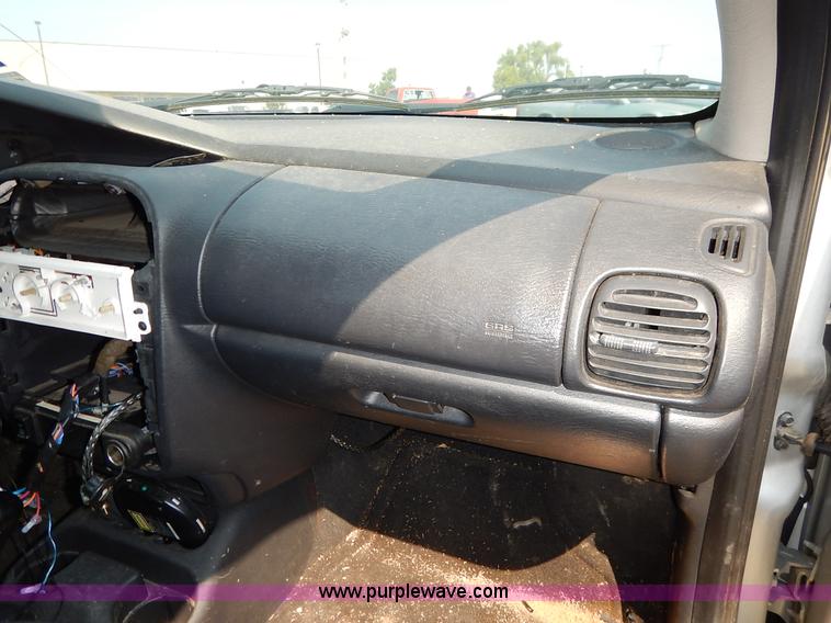 image for item J3613 2004 Dodge Neon