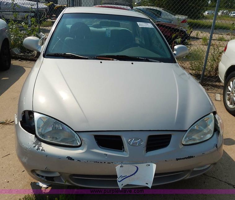 image for item J3614 2000 Hyundai Elantra GLS