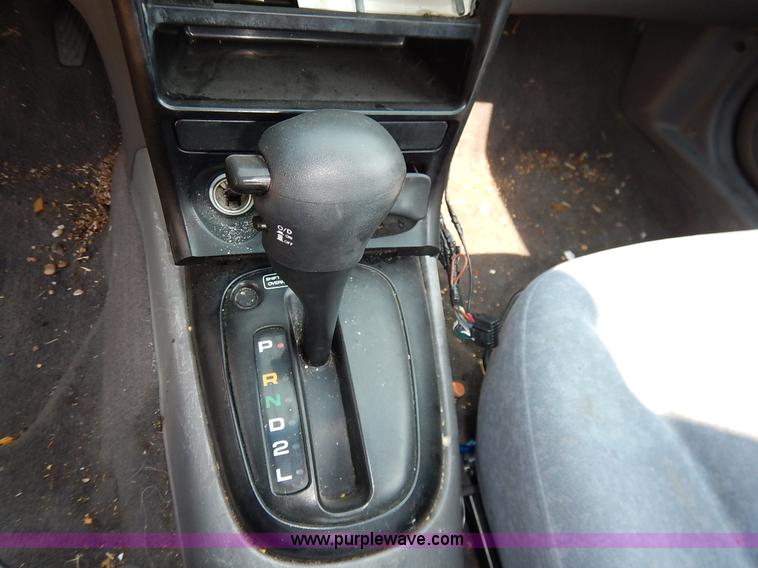 image for item J3614 2000 Hyundai Elantra GLS