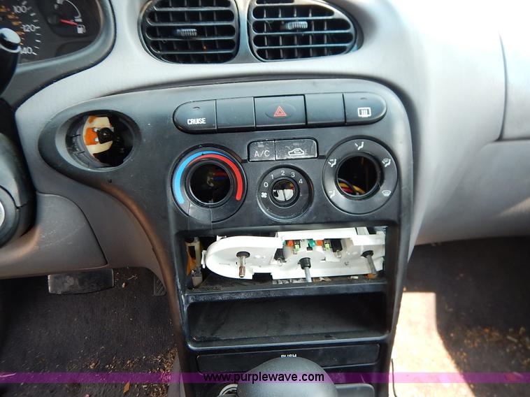 image for item J3614 2000 Hyundai Elantra GLS