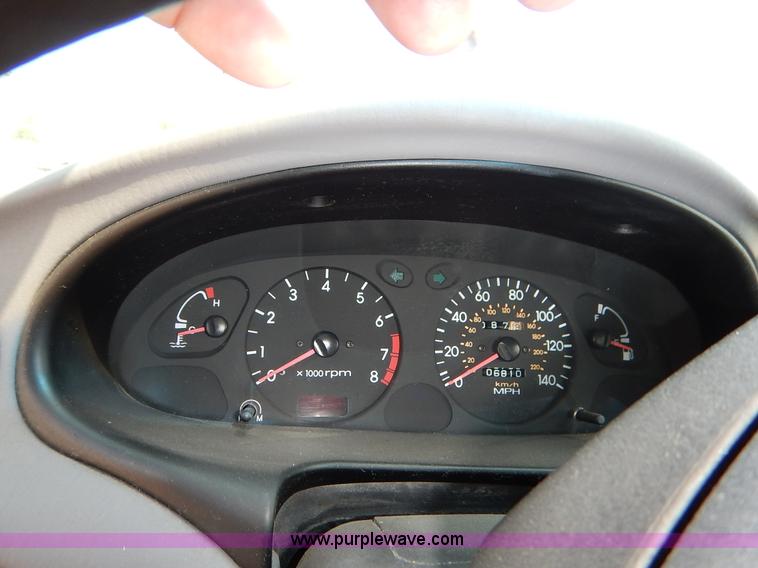 image for item J3614 2000 Hyundai Elantra GLS