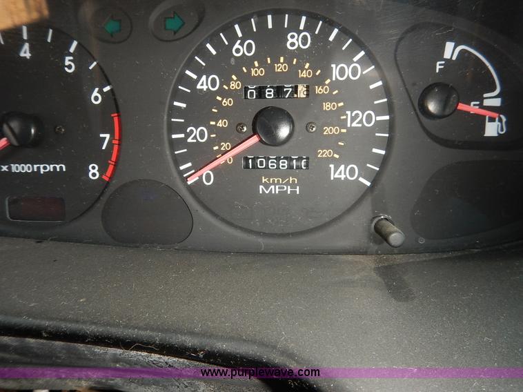 image for item J3614 2000 Hyundai Elantra GLS