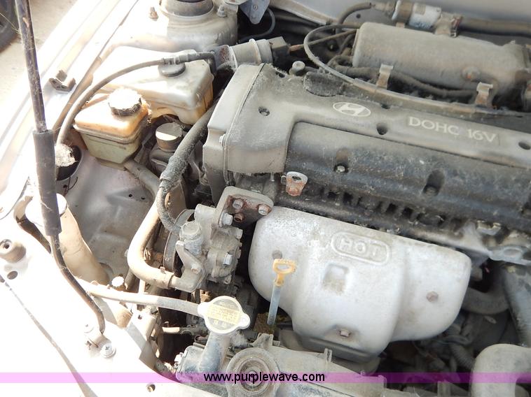 image for item J3614 2000 Hyundai Elantra GLS