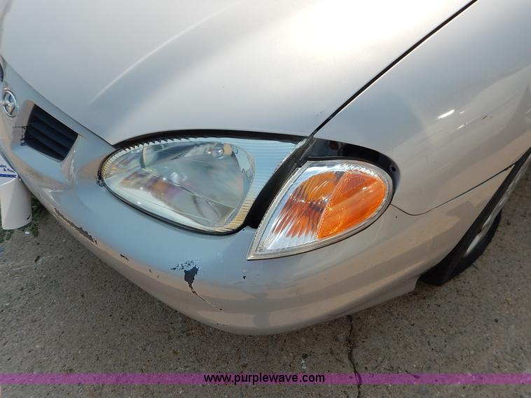 image for item J3614 2000 Hyundai Elantra GLS