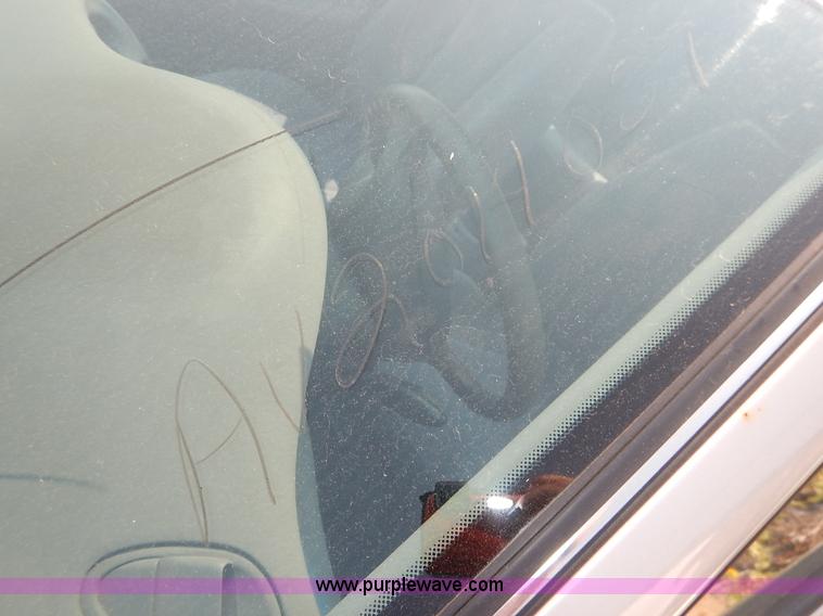 image for item J3614 2000 Hyundai Elantra GLS