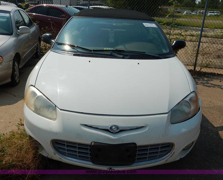 image for item J3615 2002 Chrysler Sebring LXi convertible