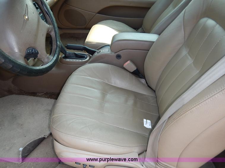 image for item J3615 2002 Chrysler Sebring LXi convertible