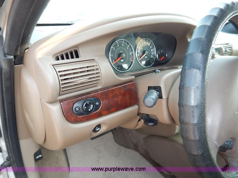 image for item J3615 2002 Chrysler Sebring LXi convertible