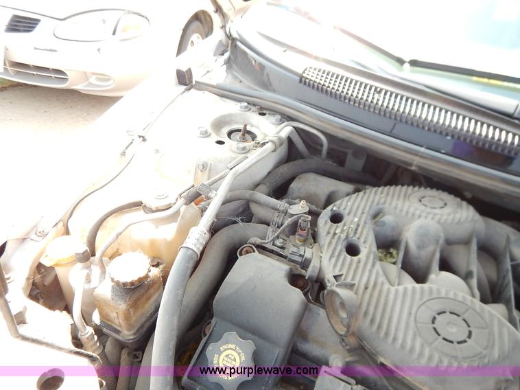 image for item J3615 2002 Chrysler Sebring LXi convertible