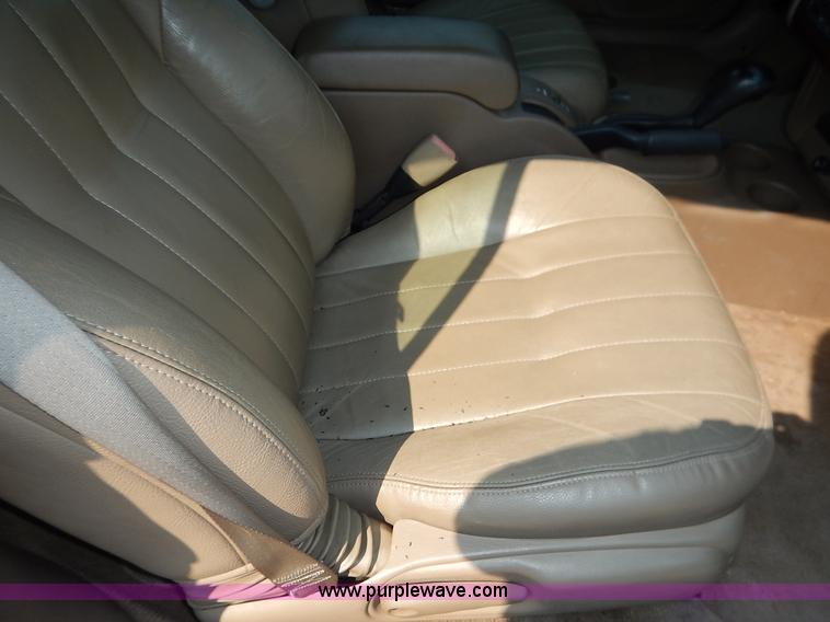 image for item J3615 2002 Chrysler Sebring LXi convertible