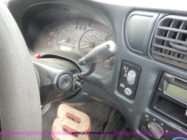 image for item J3617 2002 Chevrolet Blazer SUV