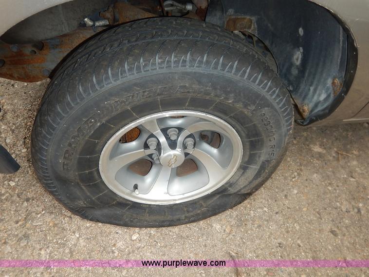 image for item J3617 2002 Chevrolet Blazer SUV