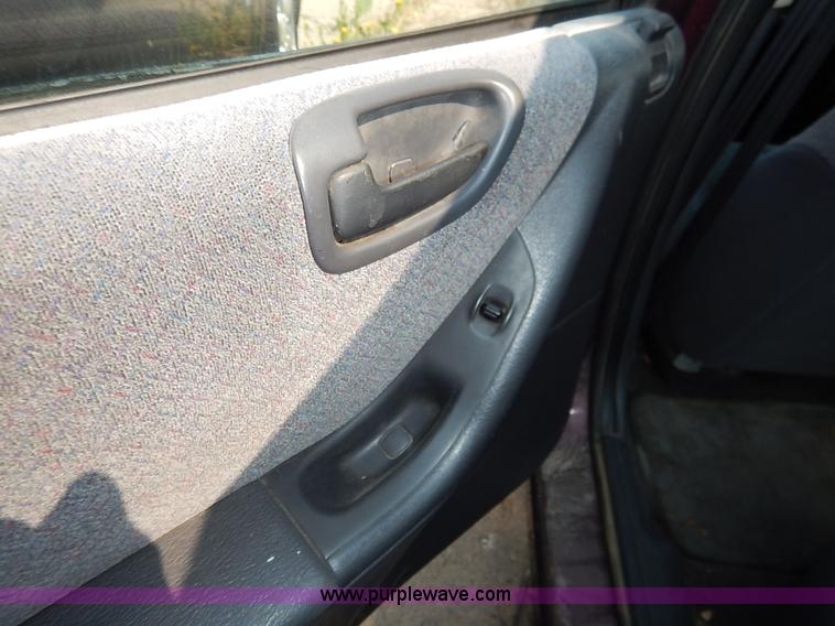 image for item J3618 2000 Plymouth Breeze