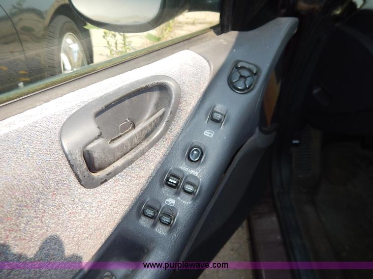 image for item J3618 2000 Plymouth Breeze