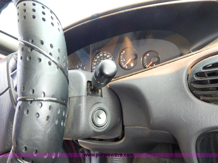 image for item J3618 2000 Plymouth Breeze